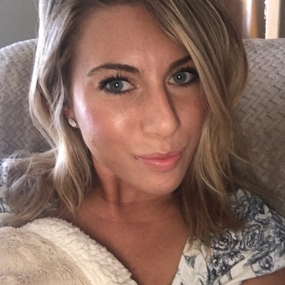 Meet your Posher, Kimberly - Picture 1 of 1